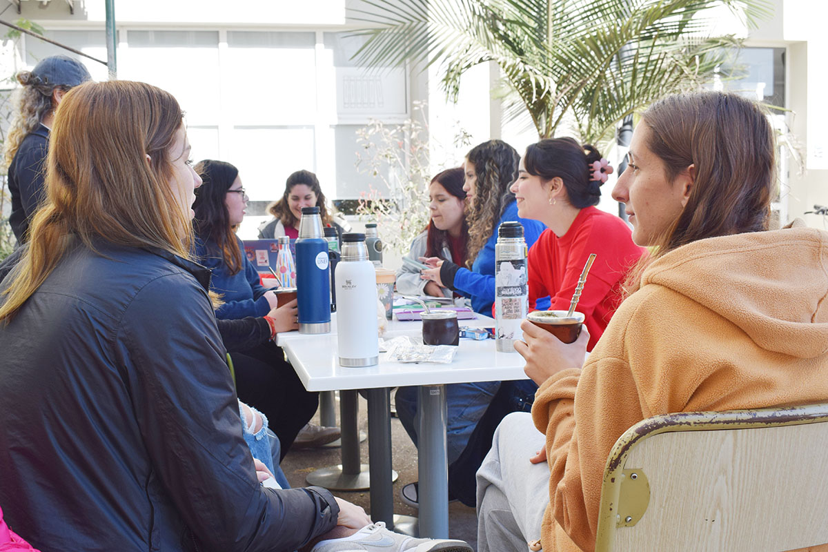 estudiantes patio